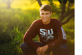 ProgramSiu's tweet photo. This is Joe Brumleve, 2020-2021 Chancellor’s Scholar. He’s from a small town in Southern Illinois. Enjoys playing basketball, fishing, and helping others. He plans to be a pediatrician. https://t.co/OEk03bFa5u