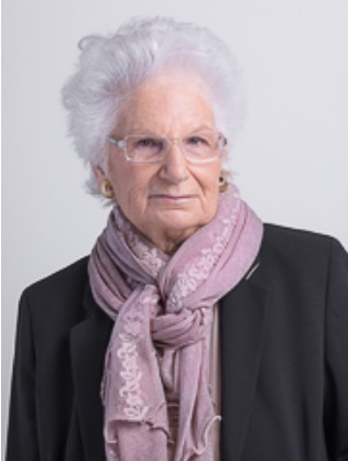 10 September 1930 | Italian Jewish woman Liliana Segre was born in Milan.

In January 1944 she was deported to #Auschwitz with her father Alberto who perished in the camp in April 1944. 

Liliana survived. Today she is a senator-for-life in #Italy and turns 90.