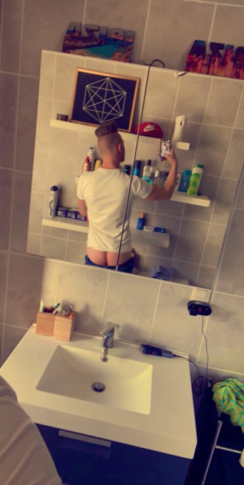 1 pic. Lucas in need of some hot fun ? https://t.co/YE2Ff0V93p
