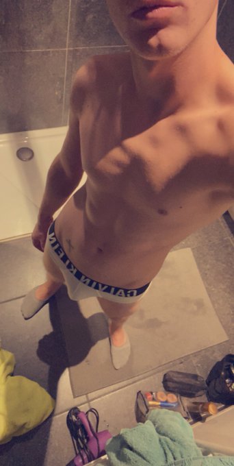 2 pic. Lucas in need of some hot fun ? https://t.co/YE2Ff0V93p