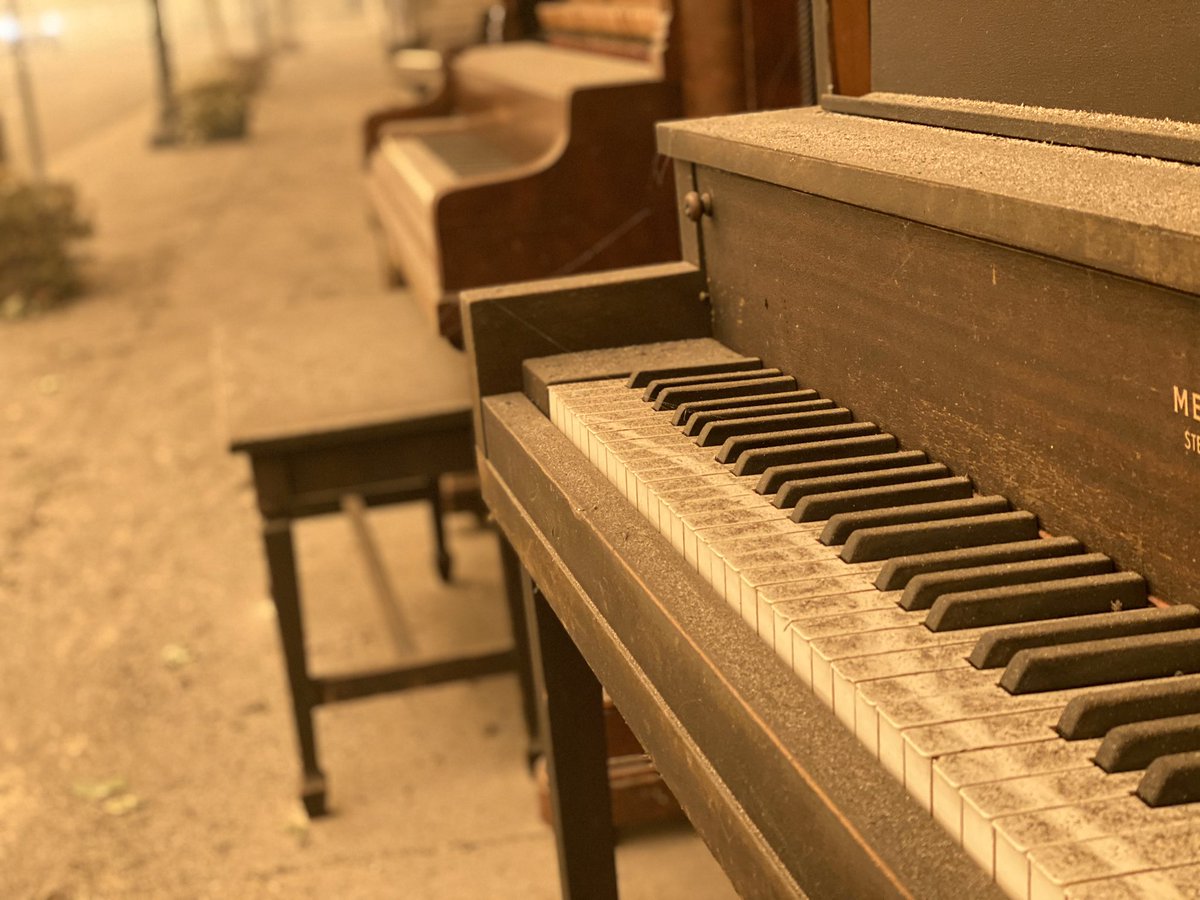 Molalla, Oregon. Residents are evacuating