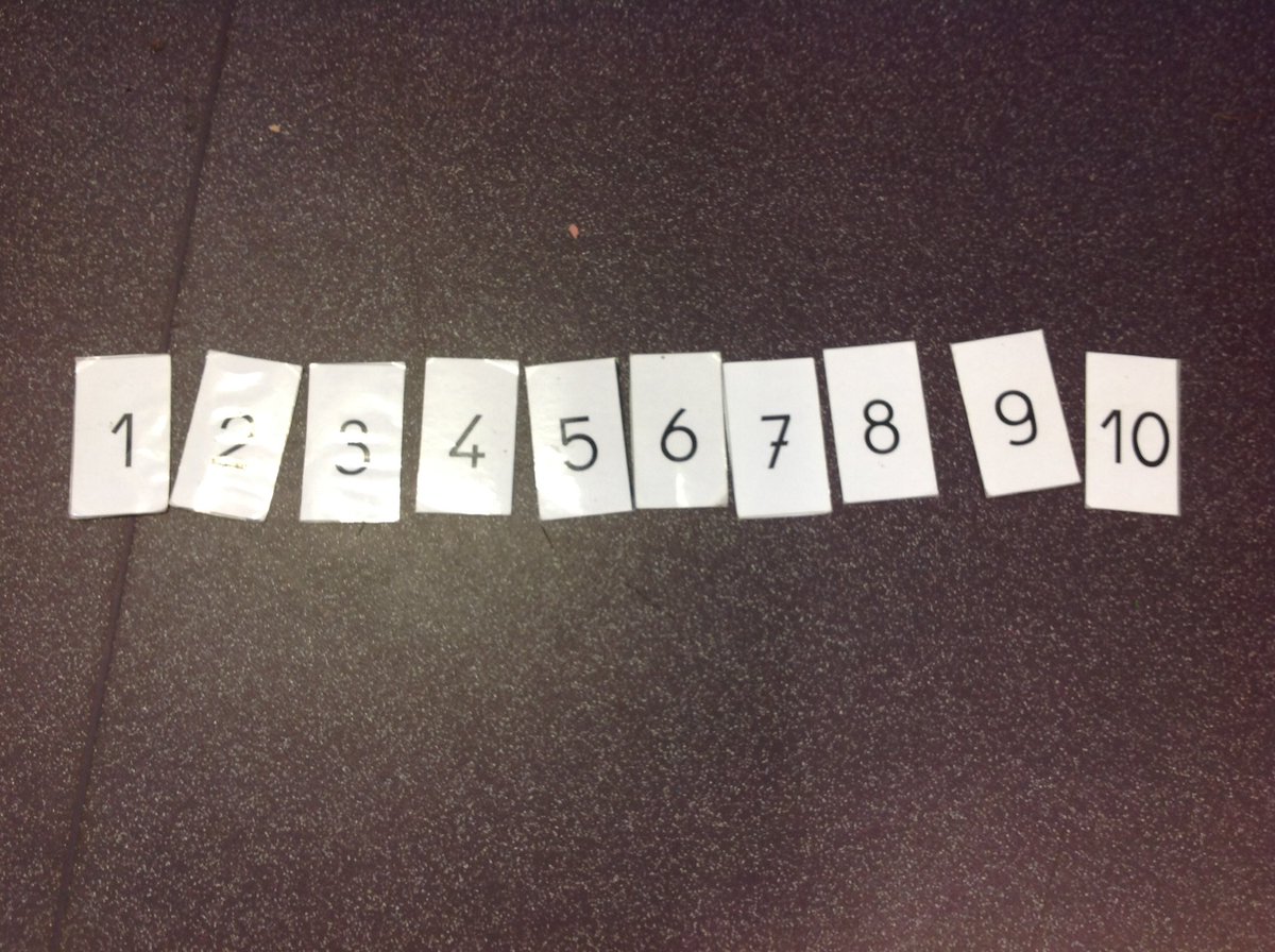 msgsvillehellio's tweet photo. @MHMternelle1 @22llc Tri lettres et chiffres, chiffres en pâte à modeler, jeu du serpent ! Les enfants ont bien accroché ! https://t.co/KmMDm6I8ck