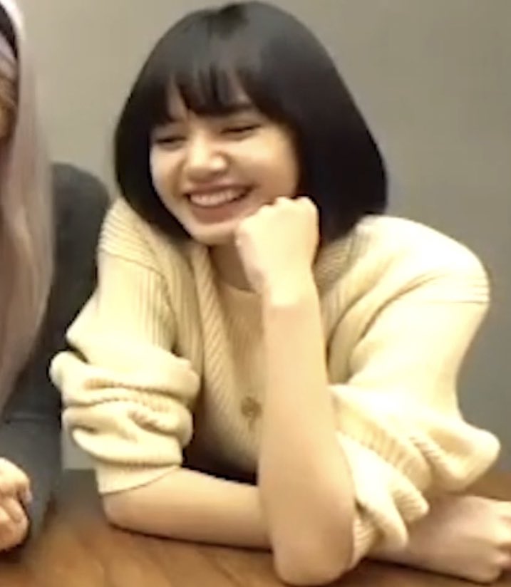 jenlisafeed's tweet photo. let’s take a moment to appreciate jenlisa’s cheeks https://t.co/ykx4yztVvR