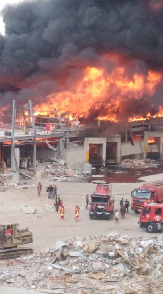 الف تحية الى الدفاع المدني والى اصحاب الصهاريج #لبنان #مرفأ_بيروت #كارثة_وطنية