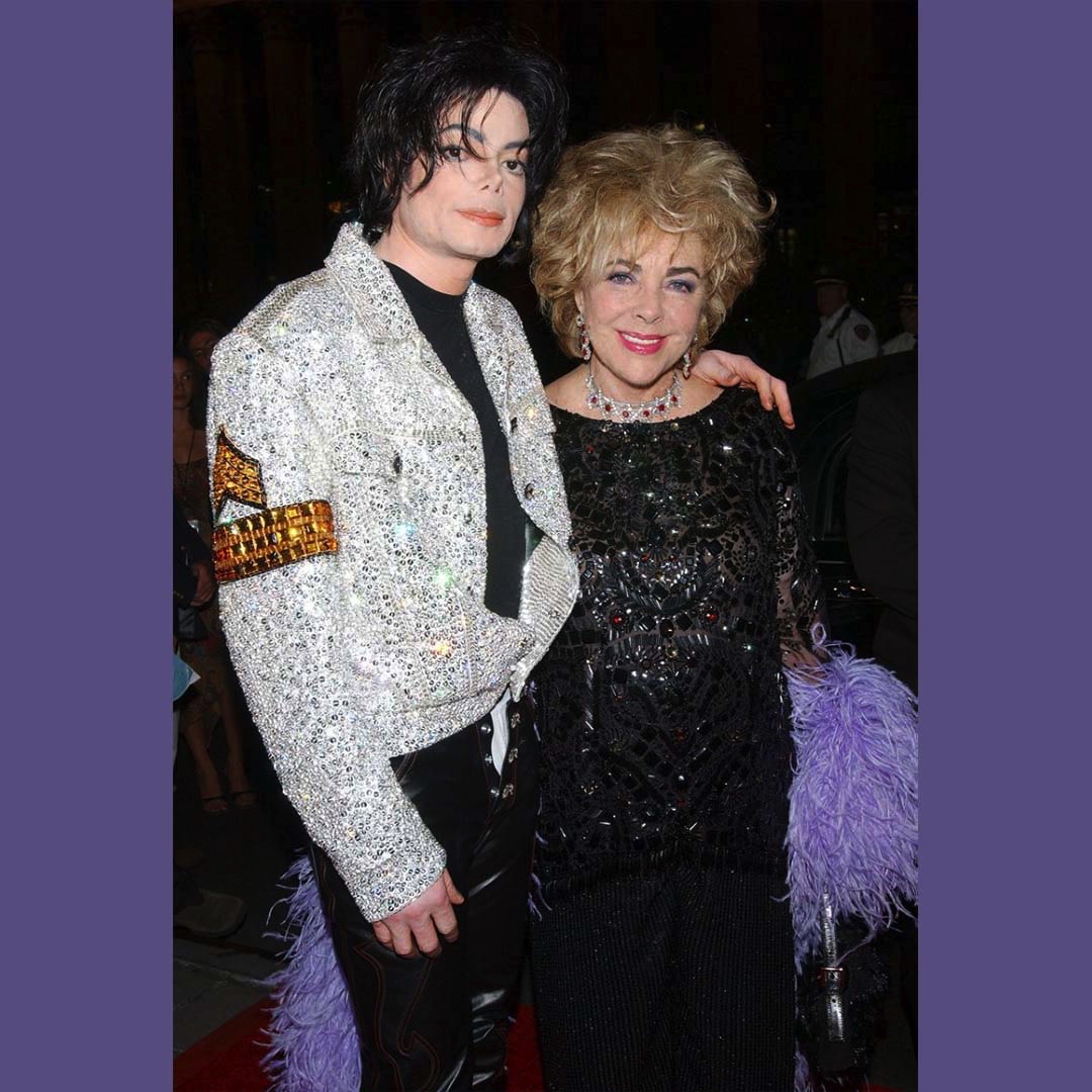 1 day before the Sept 11, 2001 attacks, #MichaelJackson hosted a televised concert celebration of his 30th year as a solo entertainer at #MadisonSquareGarden in NYC. Elizabeth sat in his private box &amp; introduced #TheJacksons’ performance to the sold-out arena.

#ElizabethTaylor