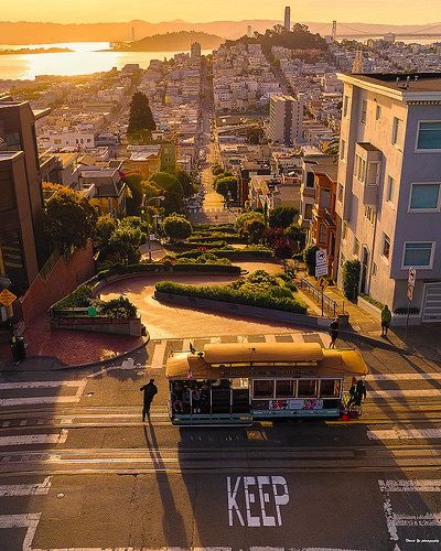 moraimauy's tweet photo. #SanFrancisco 🚃 https://t.co/nK7m3dmYuv