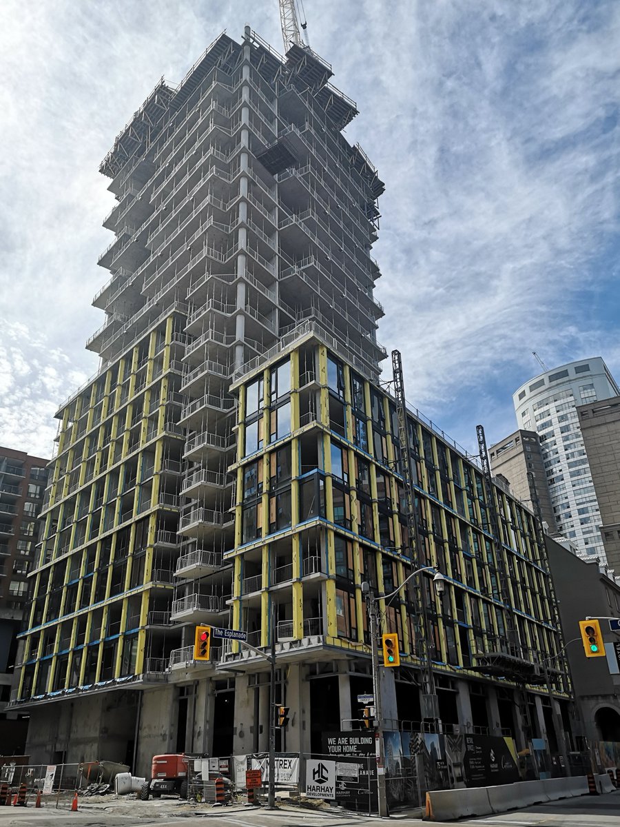 23rdfloor poured and windows nearing completion on the Esplanade podium. #75ontheEsplanade #harhaydevelopments