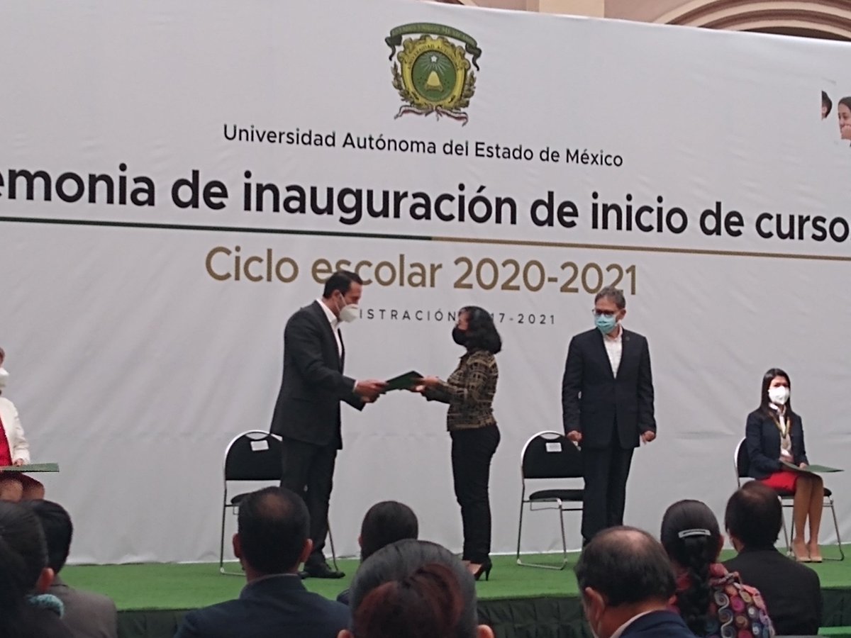 ROKNAD's tweet photo. Felicitamos ampliamente a nuestra egresada Xóchitl Astrid Cruz Navarro, de la Licenciatura en Ciencias Políticas y Administración Pública, quien tras obtener un promedio general de 9.8, recibió de manos de nuestro Rector la Presea Ignacio Manuel Altamirano Basilio 2020. https://t.co/Zw8ChhdhYJ