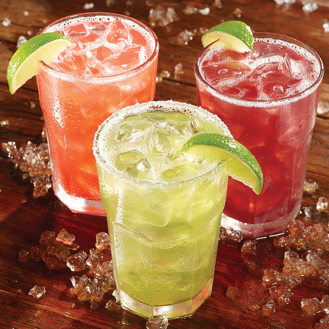 Join us from 4PM every Friday for half price Hooties cocktails! #FundayFriday 
🍸🍹🍷: HootersSA.com/drinks