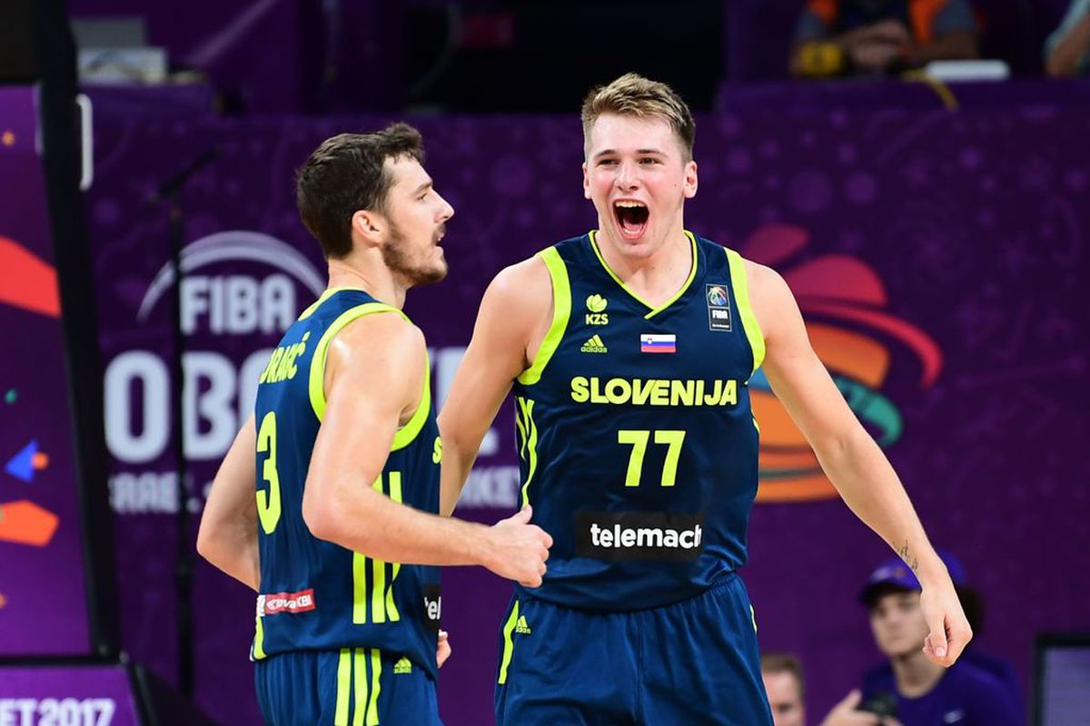 En 2017, c'est en basket que la Slovénie s'installe sur le toit de l'Europe en remportant l'Euro 2017 grâce à l'expérimenté Goran Dragić et au crack en devenir de la NBA Luka Dončić.