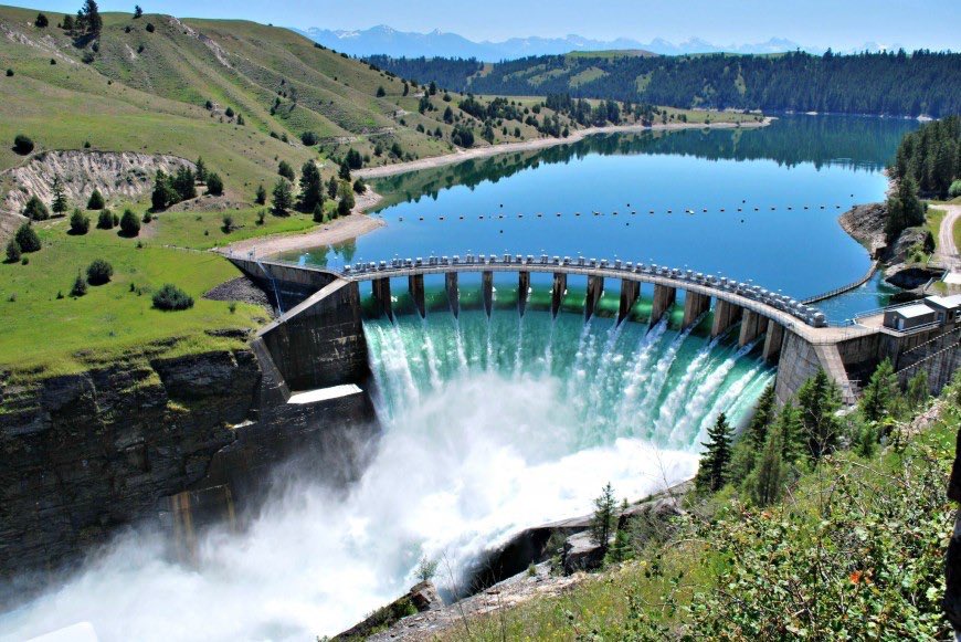 ParkRoadJIandN's tweet photo. Year 4 have enjoyed beginning their ‘electrifying’ new Science topic! They can explain what hydroelectricity is and now understand why salmon need bridges! 🐟 https://t.co/7u2Zz0GwEL