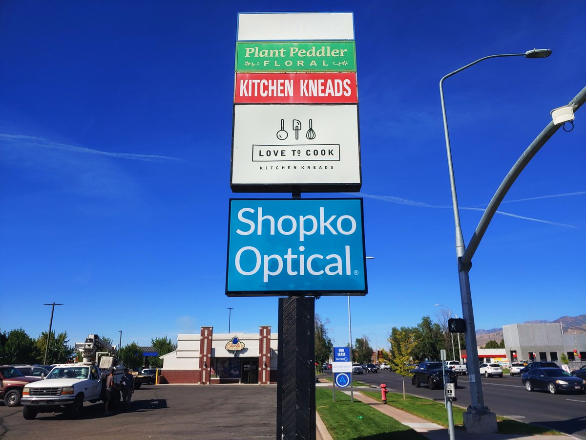 Identiti_Signs's tweet photo. We're proud to showcase a new eye-opening location for @Shopko. This site in Logan, UT really stands out by featuring a bold backer panel with crisp white channel letters!
 
#Signage #Shopko #Branding #ChannelLetters https://t.co/WQNWChvf0V