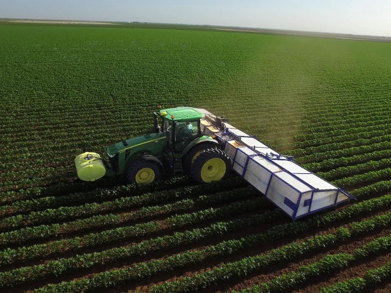 DarylSullivan18's tweet photo. #AI-powered farming machines are helping farmers increase yields with fewer resources. Blue River Technology #robotic crop-spraying machine uses a high-resolution camera array and AI modeling to precisely apply herbicide, leaving crops unharmed. https://t.co/CIpwlISJKG https://t.co/VIqqMESlg6
