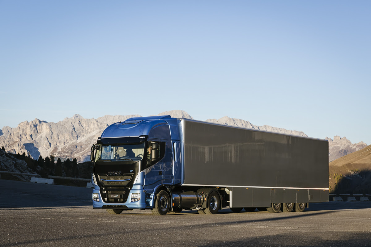 TransporteExpo's tweet photo. El GNL avanza en la región
#transporteylogistica #expotransporte #expologisti-k #transporte #logistica #acoplados #camiones #autoelevadores #Chile #GNL #Iveco https://t.co/r3BAyeg2Xx https://t.co/GTEJLq9jeh