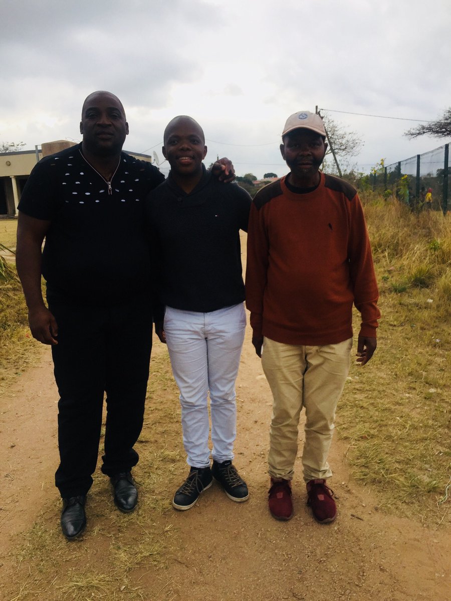 SphuzoS's tweet photo. Today besishutha kumnandi kudelile https://t.co/FoJ4Y6lmdA