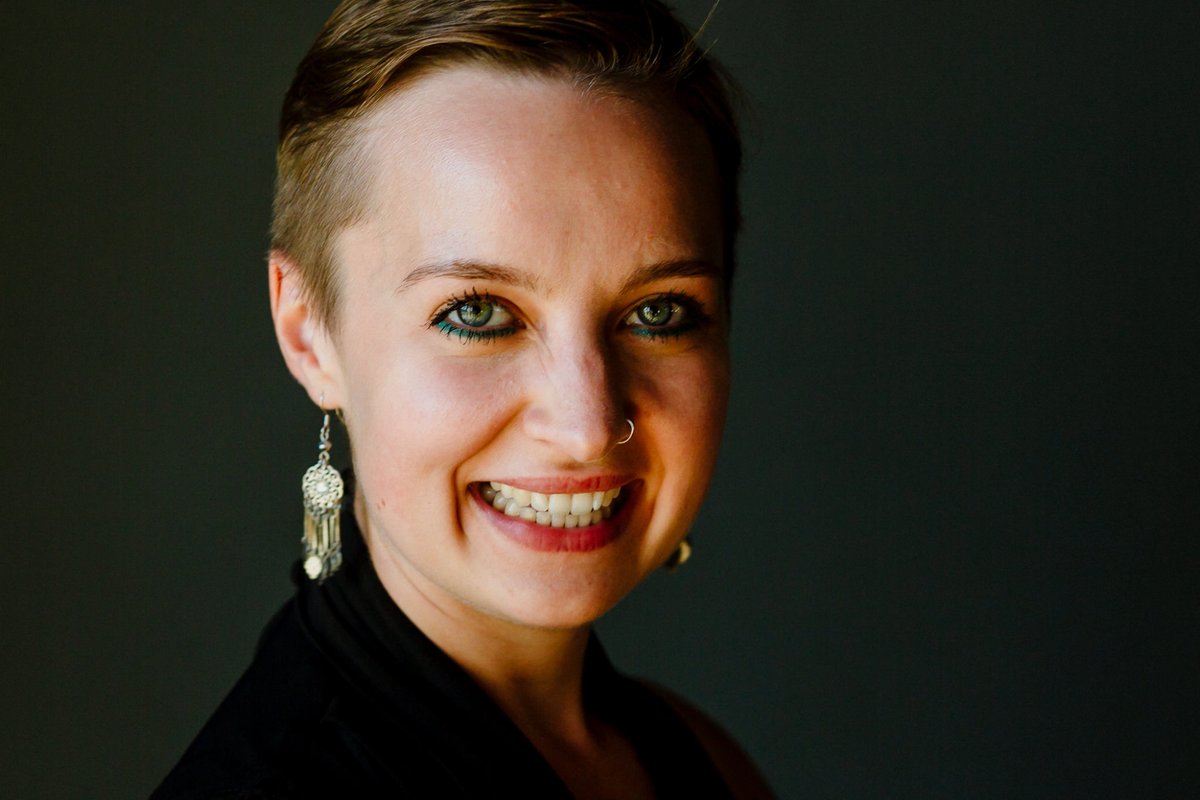 OxfordSong's tweet photo. Day 1: 10 Oct, 1.15pm
@katieemilybray, #WilliamVann and #HélèneClément perform a programme of #Brahms, #Britten & #Purcell, carefully devised to complement our study day on Brahms. Featuring a special performance of Britten's Lachrymae on his old #viola https://t.co/x5kxcZK3KU https://t.co/UhJuJZki31