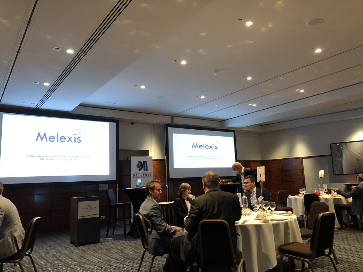 A3Wi's tweet photo. net eerste schooldag - eerste fysiek event van @DeHanze Vriendendinner met Françoise Chombar van Melexis #DeHanze https://t.co/9Bhzru73y9