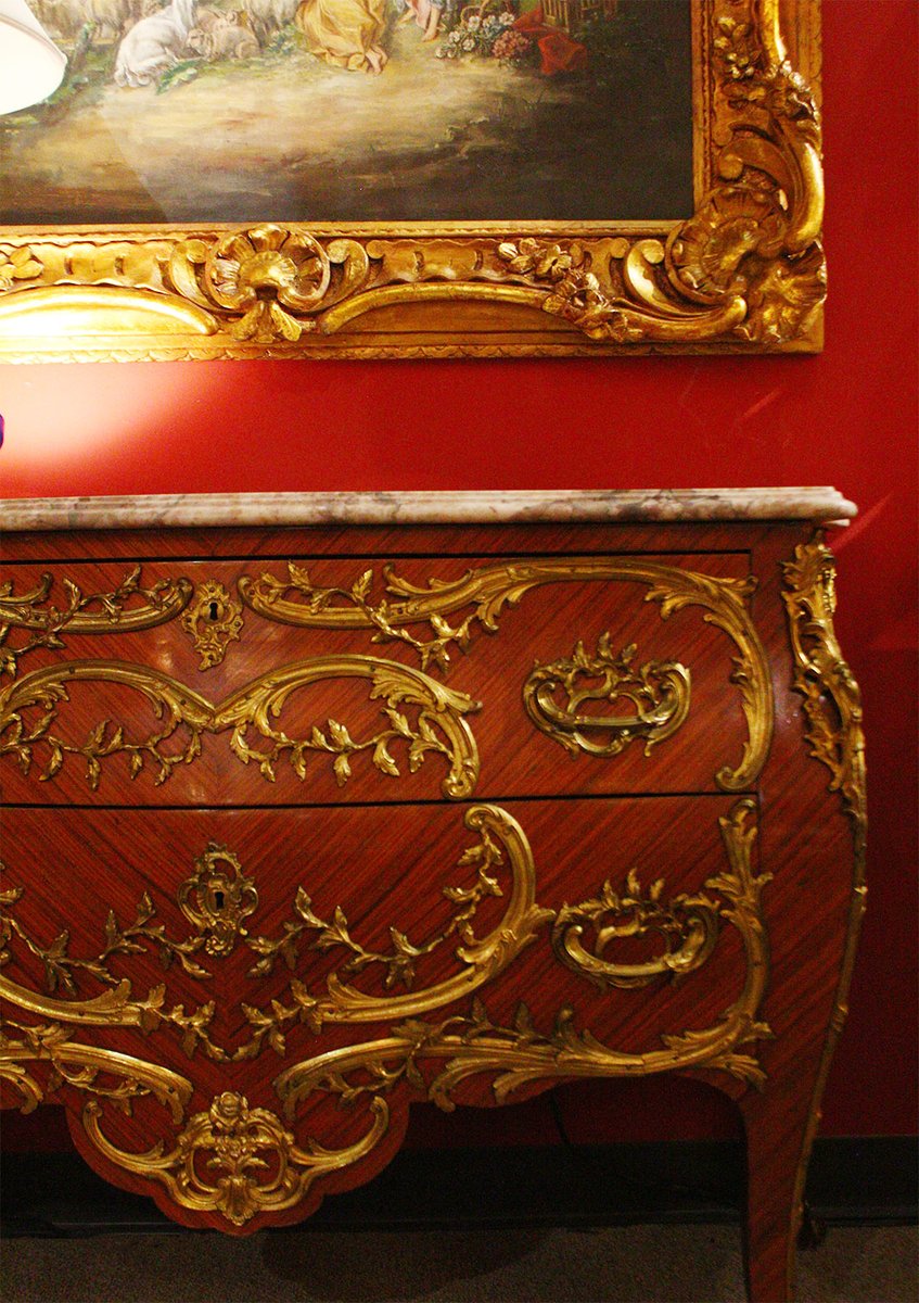 HouDesignCenter's tweet photo. All that glitters is gold (or Baccarat crystal) when you’re at Charlotte Nail Antiques. Read the September #ShowroomSpotlight featuring Charlotte Nail Antiques, &amp; step into her world of fine European antiques in her showroom at the Houston Design Center.

https://t.co/hwozt4O1o7 https://t.co/5l13WW4aOh