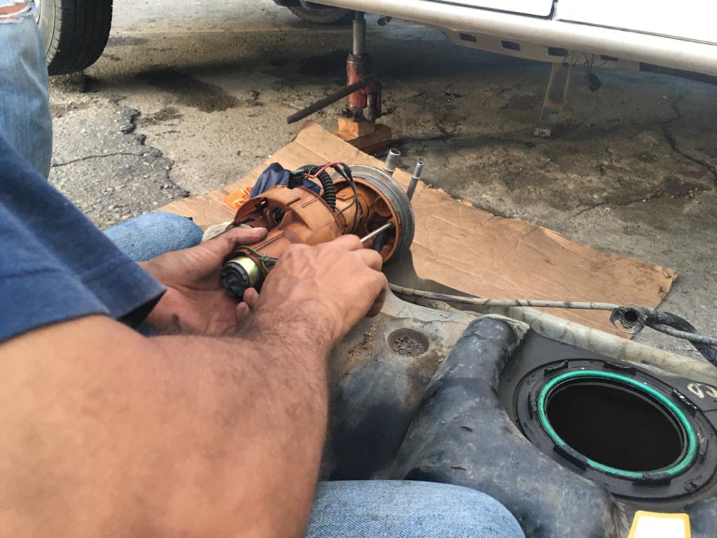 FelixR_JPSUV's tweet photo. #JuevesSocial🤝
Para seguir prestando el servicio a todos los San Sebastianeros (as). Logramos dar respuesta al @Hspital_SS realizando la reparación en tiempo récord de la unidad de traslado (Ambulancia) que venía presentando fallas mecánica. https://t.co/2UDGGOz9mp
