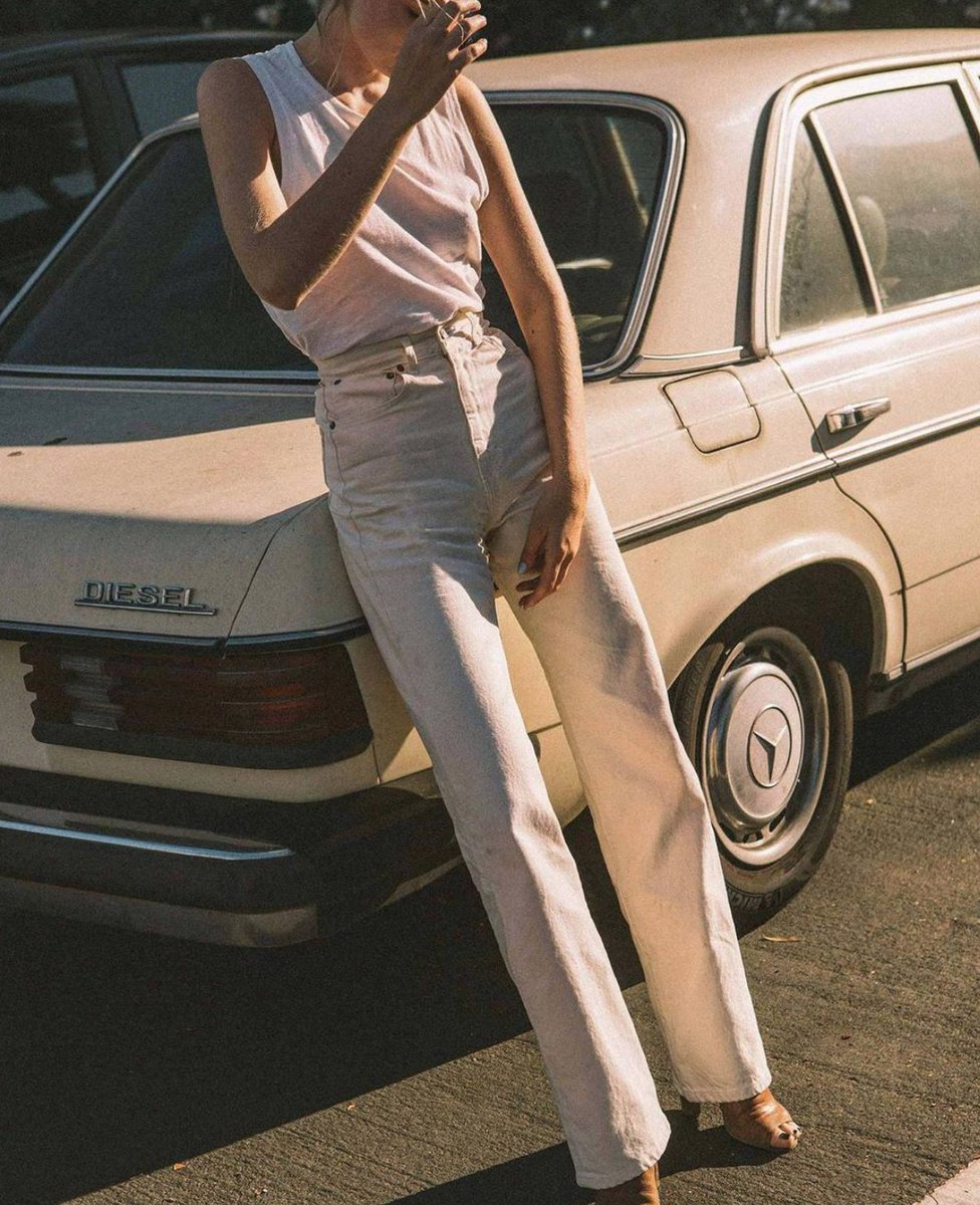 CitroBeauty's tweet photo. I hear the birds on the summer breeze, I drive fast... 

#CitroBeauty 

〰️

#90s #paris #analogvibes #filmphotography #art #artwork #artlover #somewheremagazine #noicemag #grainisgood #hypebeast #35mm #artoftheday #filmfeed #film #photography #moodboard #inspiration #artlovers https://t.co/vecZlUTpKi