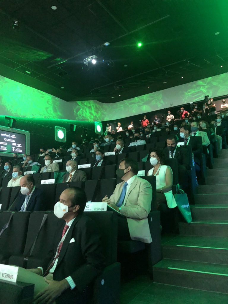 GOAuditorio's tweet photo. Hoy tenemos el reto en términos organizativos, seguridad y sanidad para seguir creando experiencias.
👉🏽En @goauditorio gracias a la tecnología @GoHubTech y a las medidas tomadas podemos decir que somos un espacio seguro donde organizar eventos. ✅ #MICE #besafe #tech4events https://t.co/7HDKi9X5l4