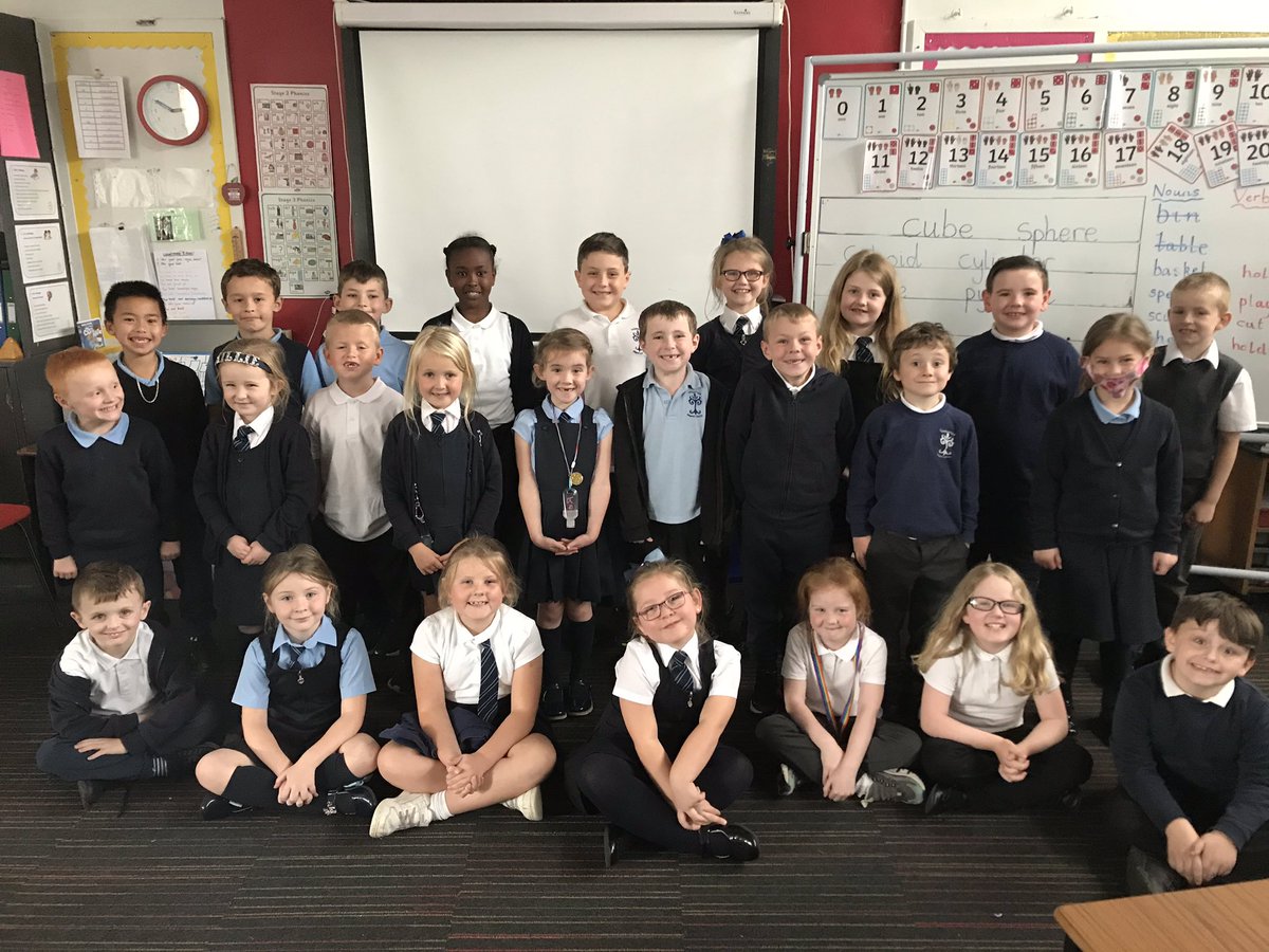 MrsLAnderson's tweet photo. Today we decided to take some class photos with our loveliest smiles then silliest faces... they did not disappoint! 😁🤪📸 https://t.co/FuOJHw46y1