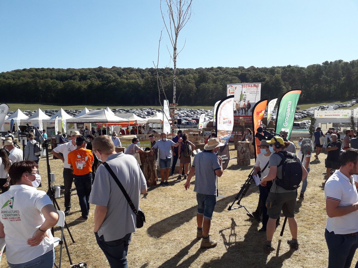 BioBfc's tweet photo. Plus de 3000 visiteurs en deux jours au Rendez-vous Tech&amp;Bio Elevage, merci à tous les visiteurs, exposants, intervenants et partenaires ! 🥳 https://t.co/Tid9upR3pE