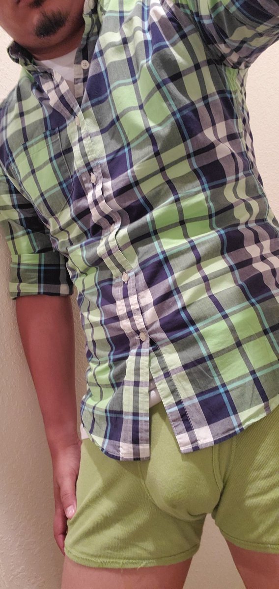 master_E2090's tweet photo. Went on a little vaca, but im back now. A picture for the enlightment. Without realizing green on green on green.

Lunch is right around the corner so whose buying?

#findom #paypig #cashmaster #fagcash #finD @RT2AUL
@RT4Masters @RTUSAdoms https://t.co/MASzJWM37E