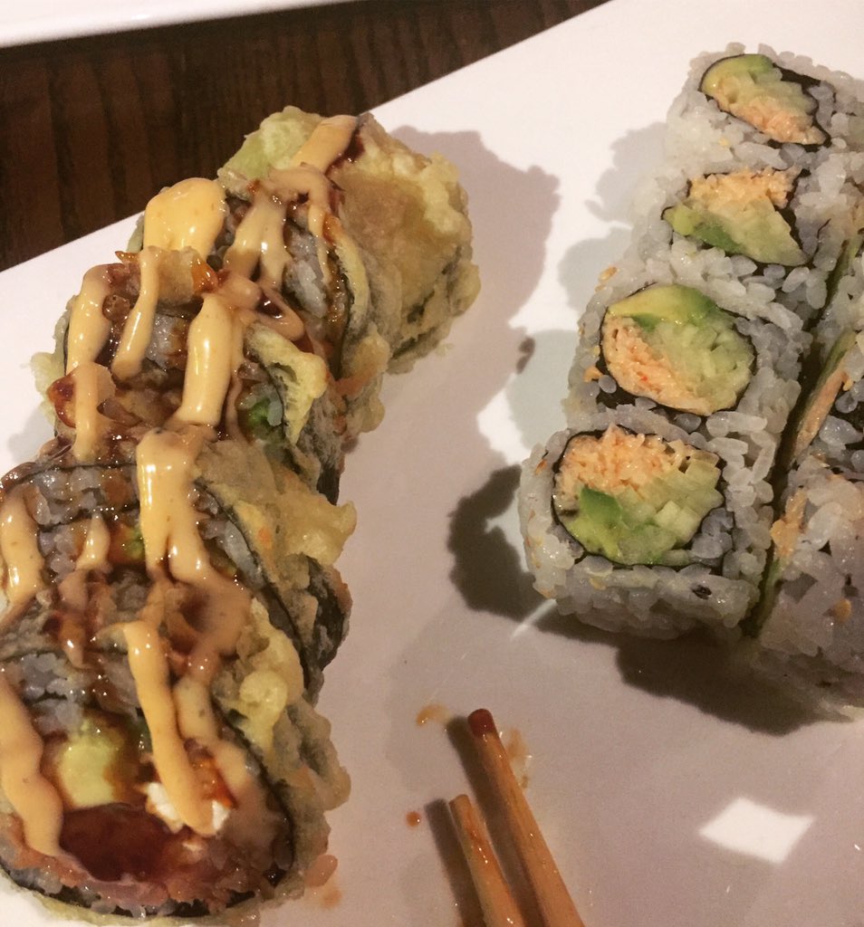 Wine56968274's tweet photo. #Wine
Well, a bottle of Pinot Grigio has complimented this sushi in a great way ... #TheWinemaker
.
#WineOclock #WinePairing #WineTasting #WineAndWine #Sushi #winelover #winelovers #WineChannell #winery #Foodie https://t.co/So0rOFOONJ