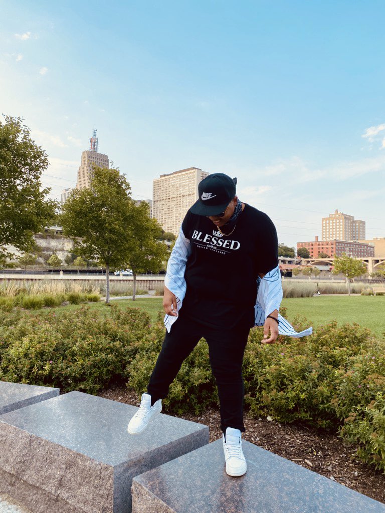 MinnesotaMocha's tweet photo. WE’RE 🔴LIVE, ALIVE &amp; LIVIN BABY!!

I’m feelin’ BLESSED &amp; stressin LESS, are you? 👀 

@J4LOrg 

https://t.co/kT5CNME2BZ https://t.co/pmwpkK7X7o