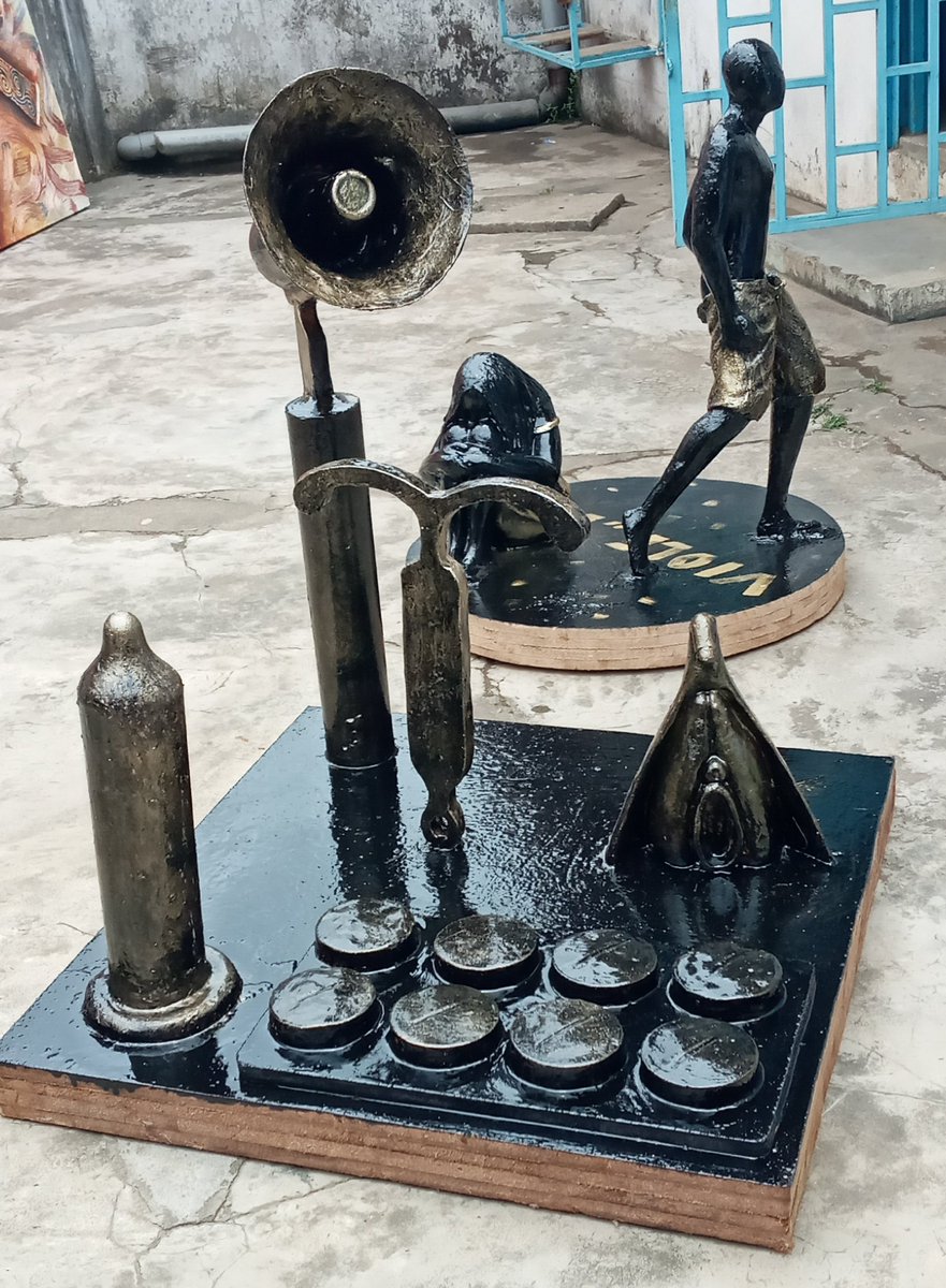 IradGbazale's tweet photo. #suisuntemoin 
#Oeuvre_Artistique, à travers la communication de leur art les artistes nous ont séduit à l'exposition sur #ECS ni de son, ni bruit juste les images.
 #DSSR  #EngenderHealth #ONG_MESSI @actionfemmes
 #JeVeuxSavoir #Equipop_Ong 
#AllianceDroitsEtSante @griote225 https://t.co/E5yOPUxgKt