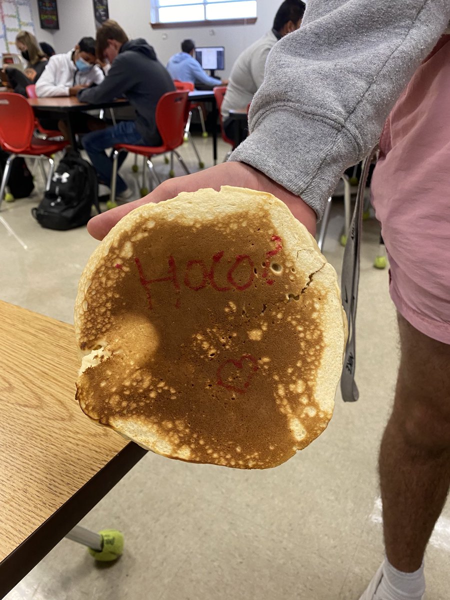 jillpilcher's tweet photo. The proposal of the day! Yes on a pancake! https://t.co/YnDIaxUKuw