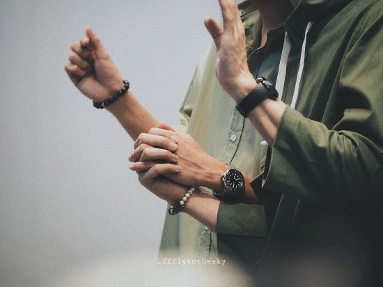 A thread of  #MewGulf holding hands Please feel free to add you favorite pictures as well   #MewGulf