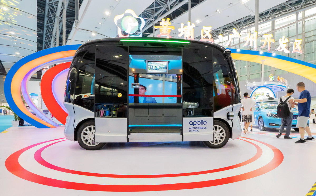 Competition in China's autonomous driving industry has intensified as #selfdriving #taxi service Apollo Go announced to be opened to the public in Beijing soon. Serving multiple areas that cover 700 kilometers of roads, it is the longest test drive so far.