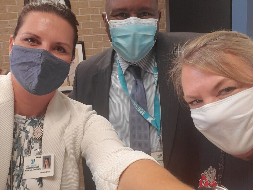 Love going back to <a href="/HildebrandtKISD/">Hildebrandt Int.</a> every chance I get. Awesome second day of school. #KleinSecondDay