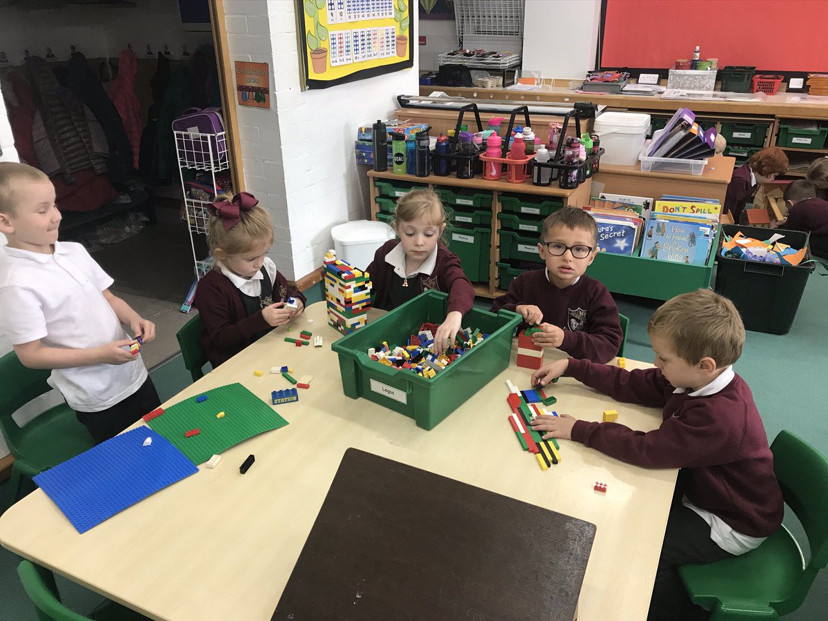 MrRandell3's tweet photo. We are all pleased to be in The Owls together, we have to share these... @newbarns1 https://t.co/uIwYDxFdvy