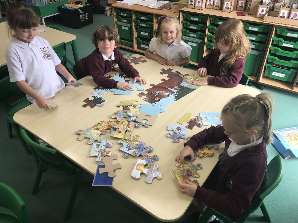MrRandell3's tweet photo. We are all pleased to be in The Owls together, we have to share these... @newbarns1 https://t.co/uIwYDxFdvy