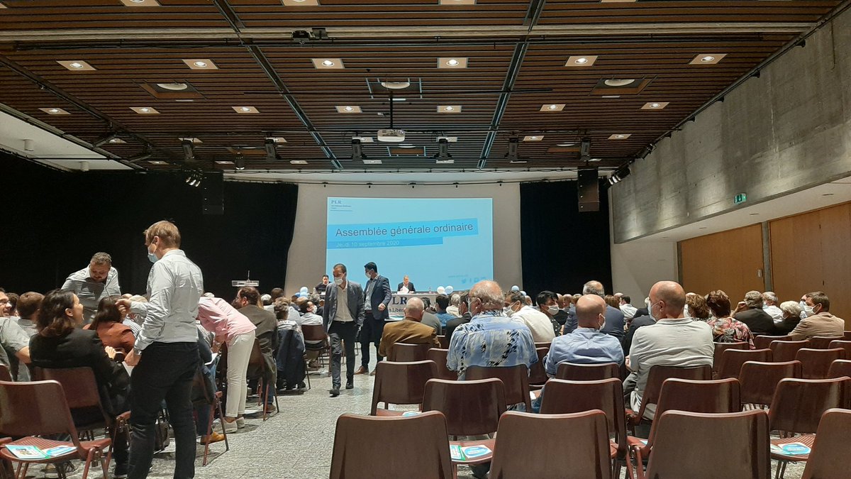DidierMorard's tweet photo. Le @plrvs avance masqué en vue des élections cantonales de mars prochain. Le parti définit ce soir à Martigny sa stratégie pour conserver son fauteuil au gouvernement valaisan. @fredofavre sera-t-il plébiscité ou une surprise est-elle à prévoir ? 

#plr #valais #cantonales2021 https://t.co/Ut85UEDu7B