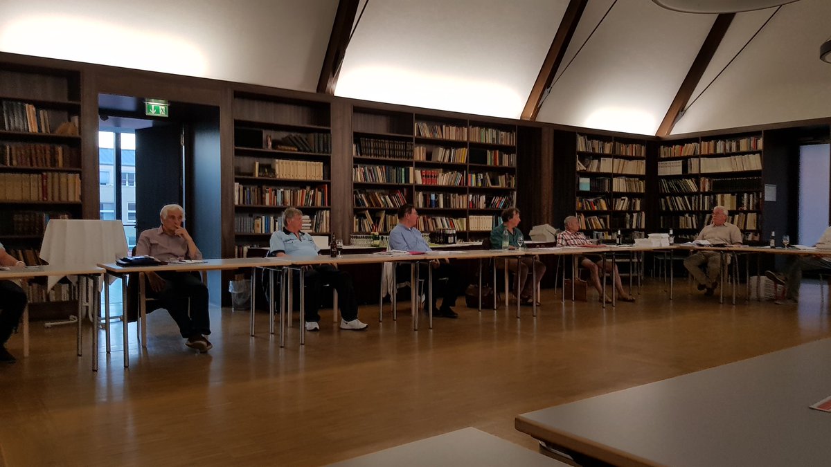 EMF_eV's tweet photo. Der erste Vortragsabend seit sechs Monaten:
Manfred Weidauer zu sächsischen Rechenpfennigen (auch solchen, die sich auf das Rechnen beziehen)

#Numismatik
#Erfurt
#Mathematik https://t.co/OrrimeDi0D