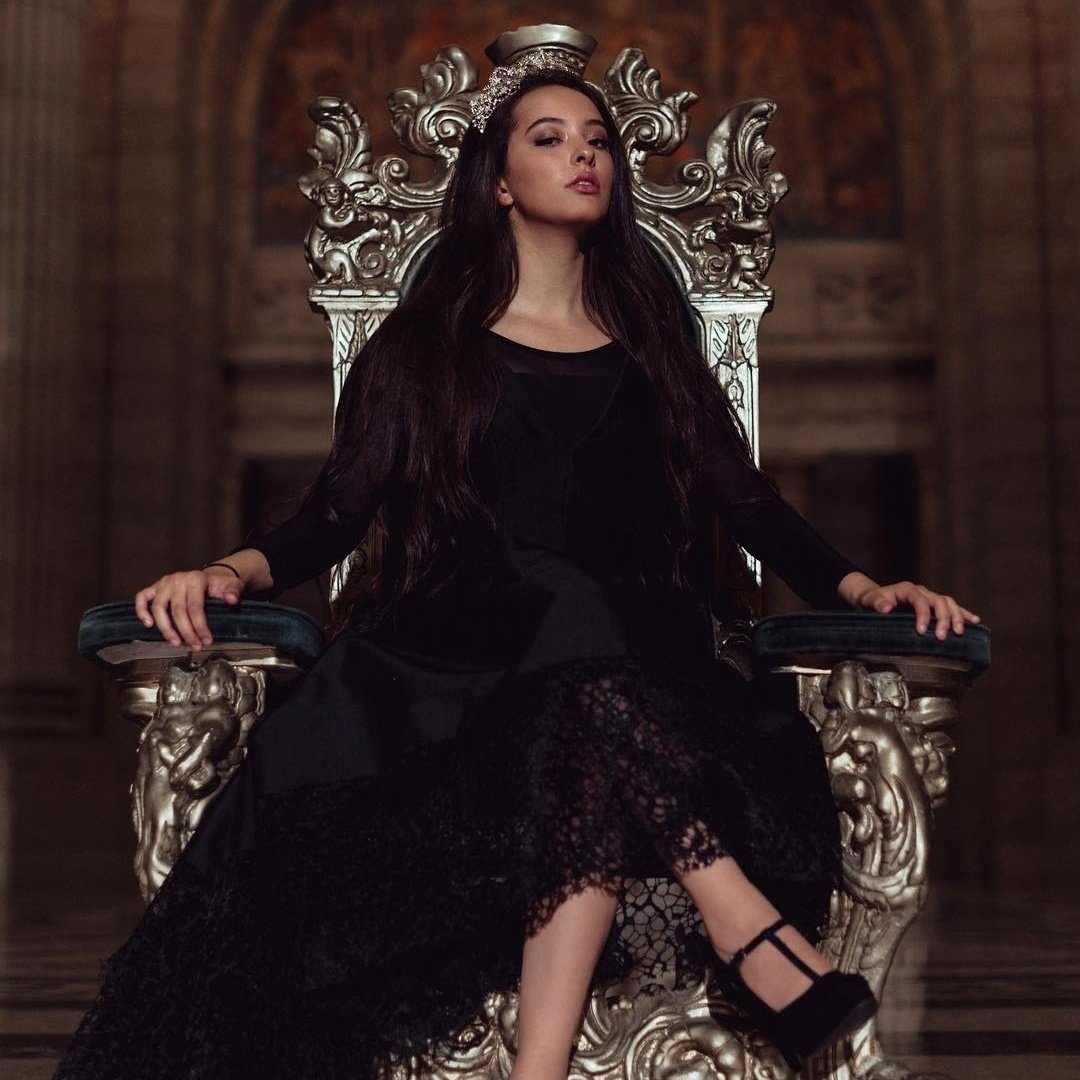 Faouzia as fluffy carpets : a thread  @faouzia 