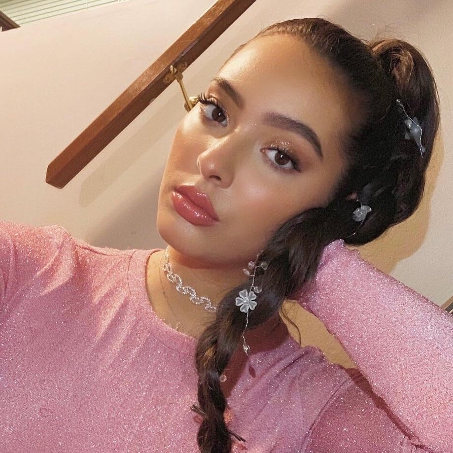 Faouzia as fluffy carpets : a thread  @faouzia 