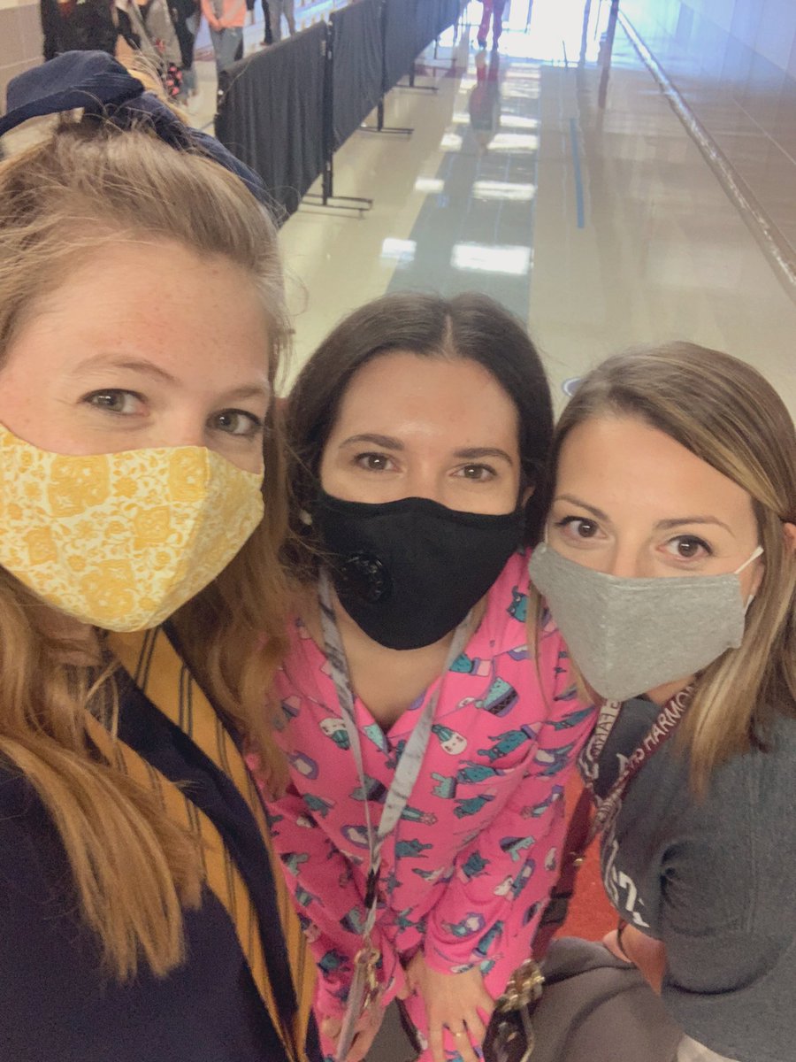 MMoodyHistory's tweet photo. Pjs to school? Don’t mind if we do! @LewisvilleHS @lhshstuco @LHSHarmon @CoachCartmill1 @MissABowser @MorenoLHSH @saiki_ms https://t.co/aV9ng92zfu