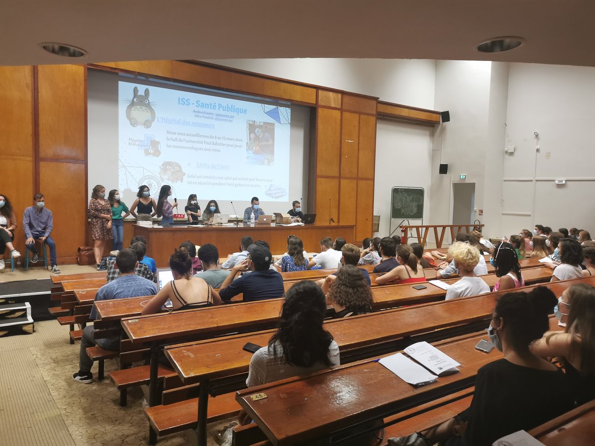 Ce soir, il y avait L'AG de rentrée de L'ACEMT, avec masque, SHA et respect des gestes barrières.

Au programme : présentation des projets de L'ACEMT, présentation de L'AGEMP et L'ANEMF, et élection des référents de promotion !