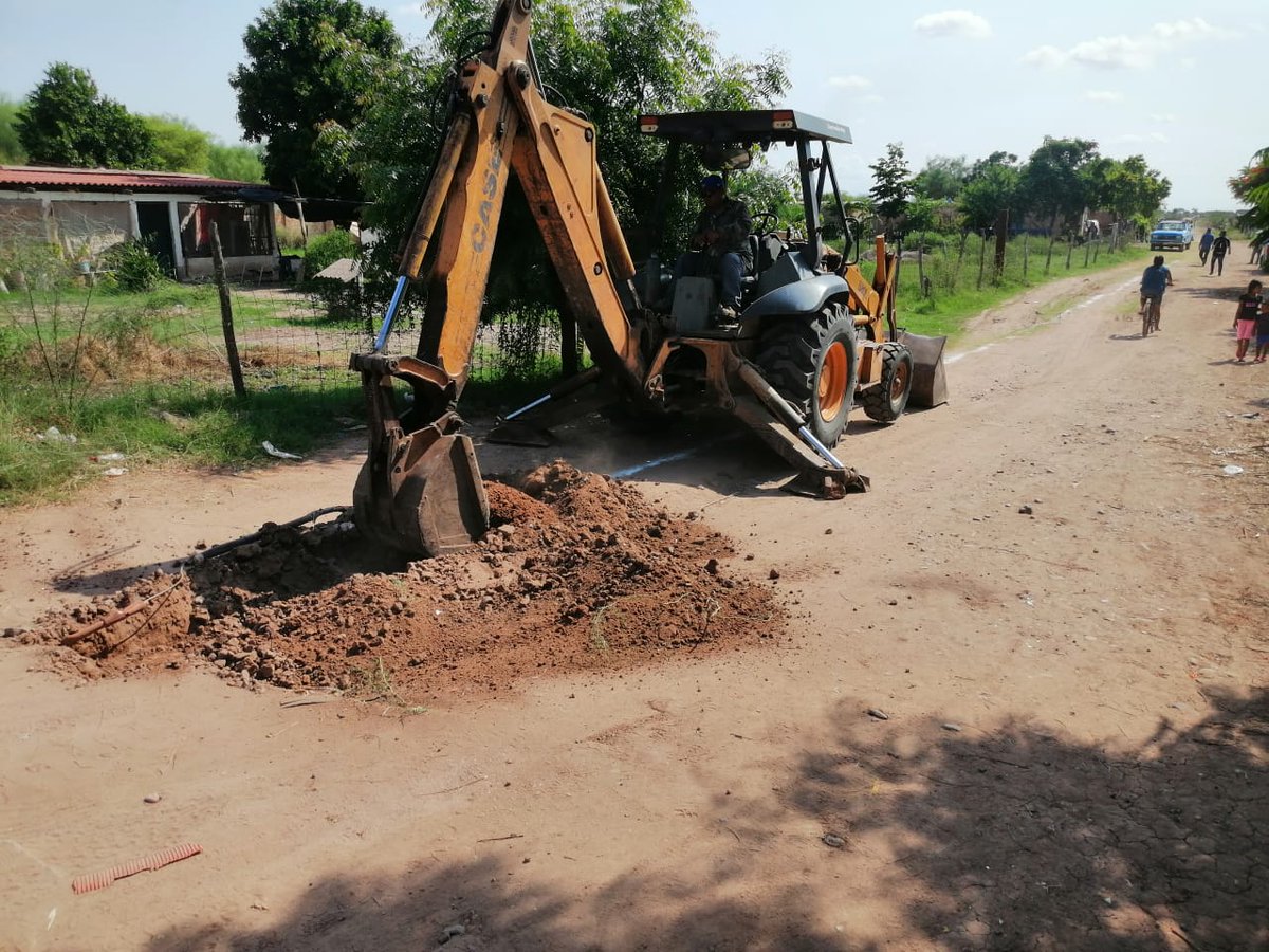 Dan inicio los trabajos de introducción de Agua Potable en la colonia Elurdes Flores. #EstamosTrabajando ¡Con Acciones Que Dan Resultados!