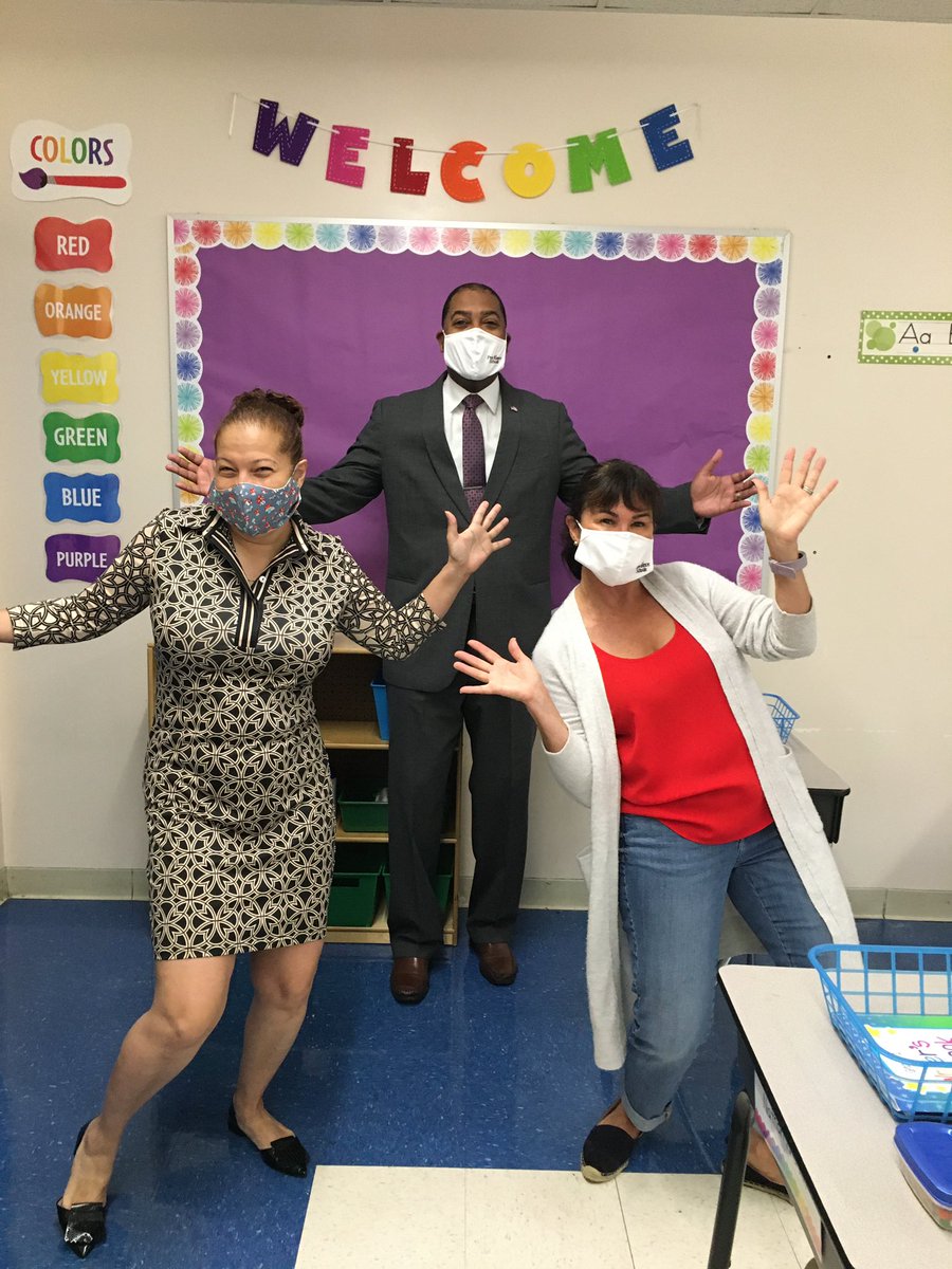 VeazieLions's tweet photo. Veazie is excited to begin school and see our students! @HarrisonPeters @AInfanteGreen https://t.co/9dIZrrT2vF