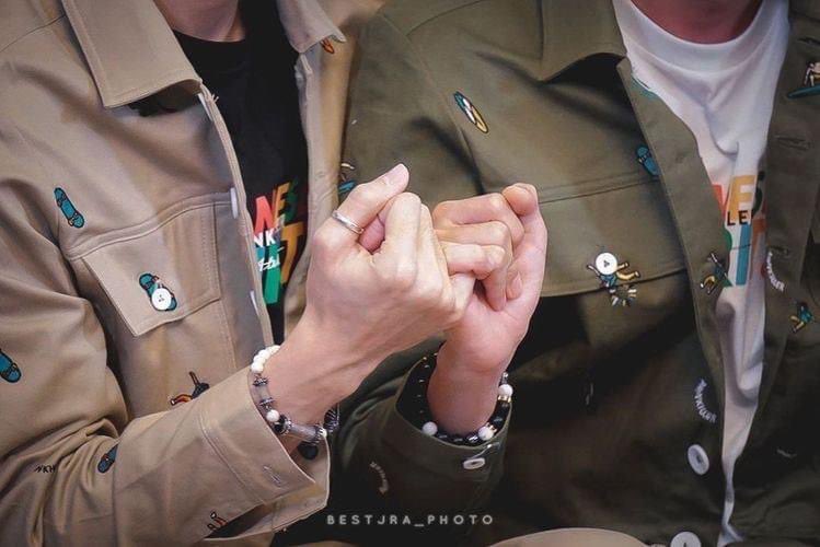A thread of  #MewGulf holding hands Please feel free to add you favorite pictures as well   #MewGulf