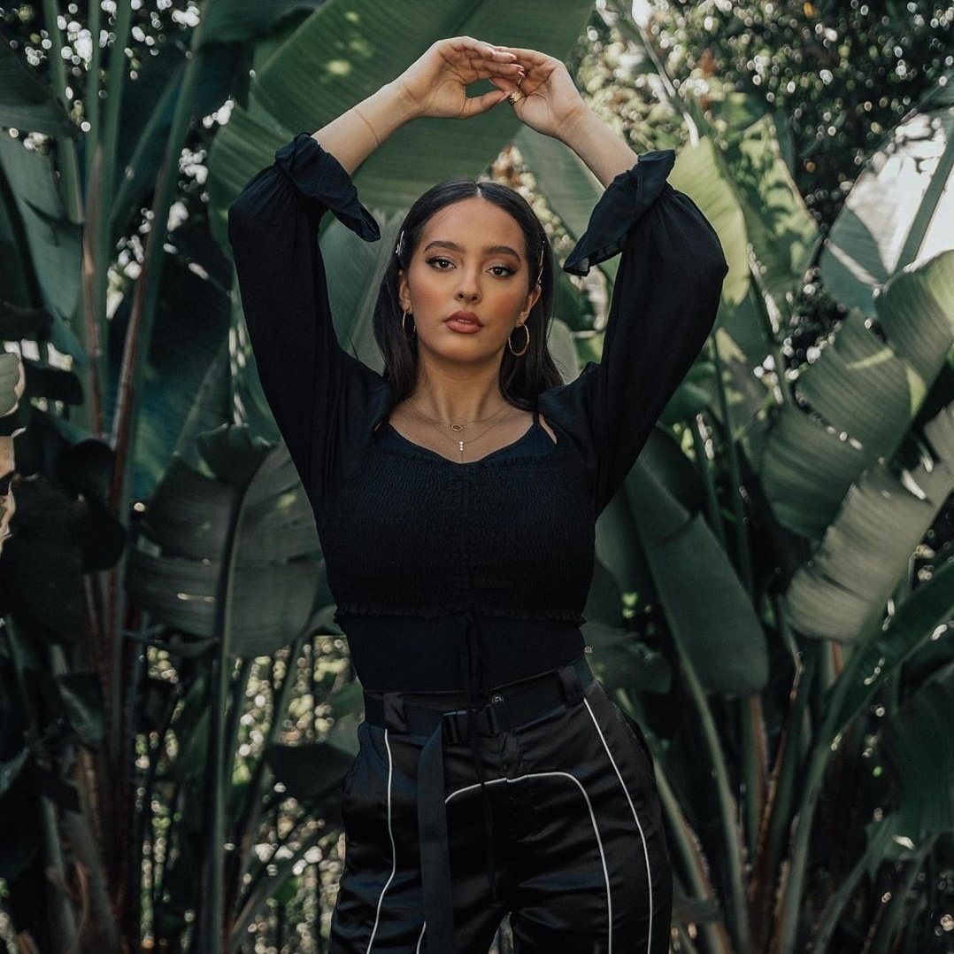 Faouzia as fluffy carpets : a thread  @faouzia 