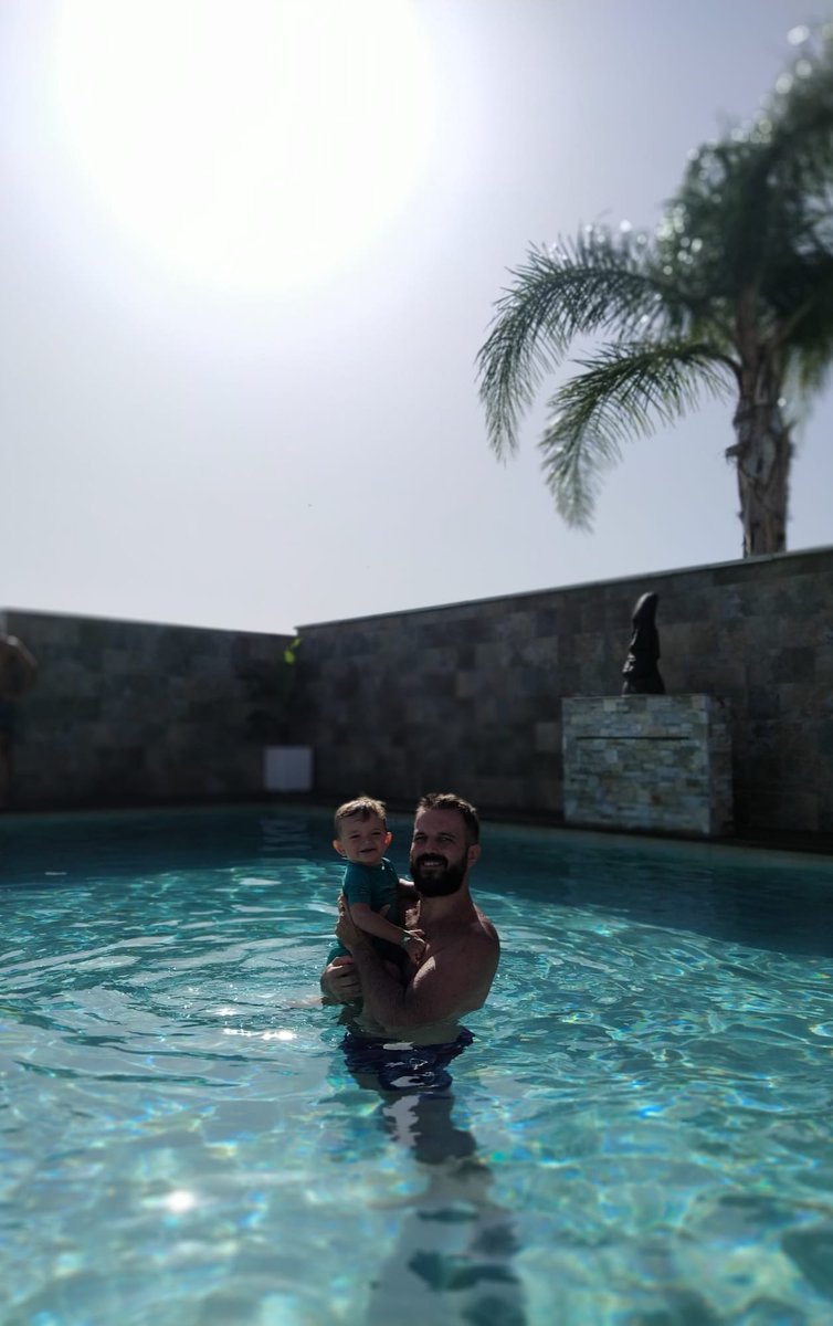 Pepito_Caleta's tweet photo. #Dario #piscina #amorentiemposdeimpetigo #unadosytres #abua #felicidad https://t.co/WKhsZATT2M