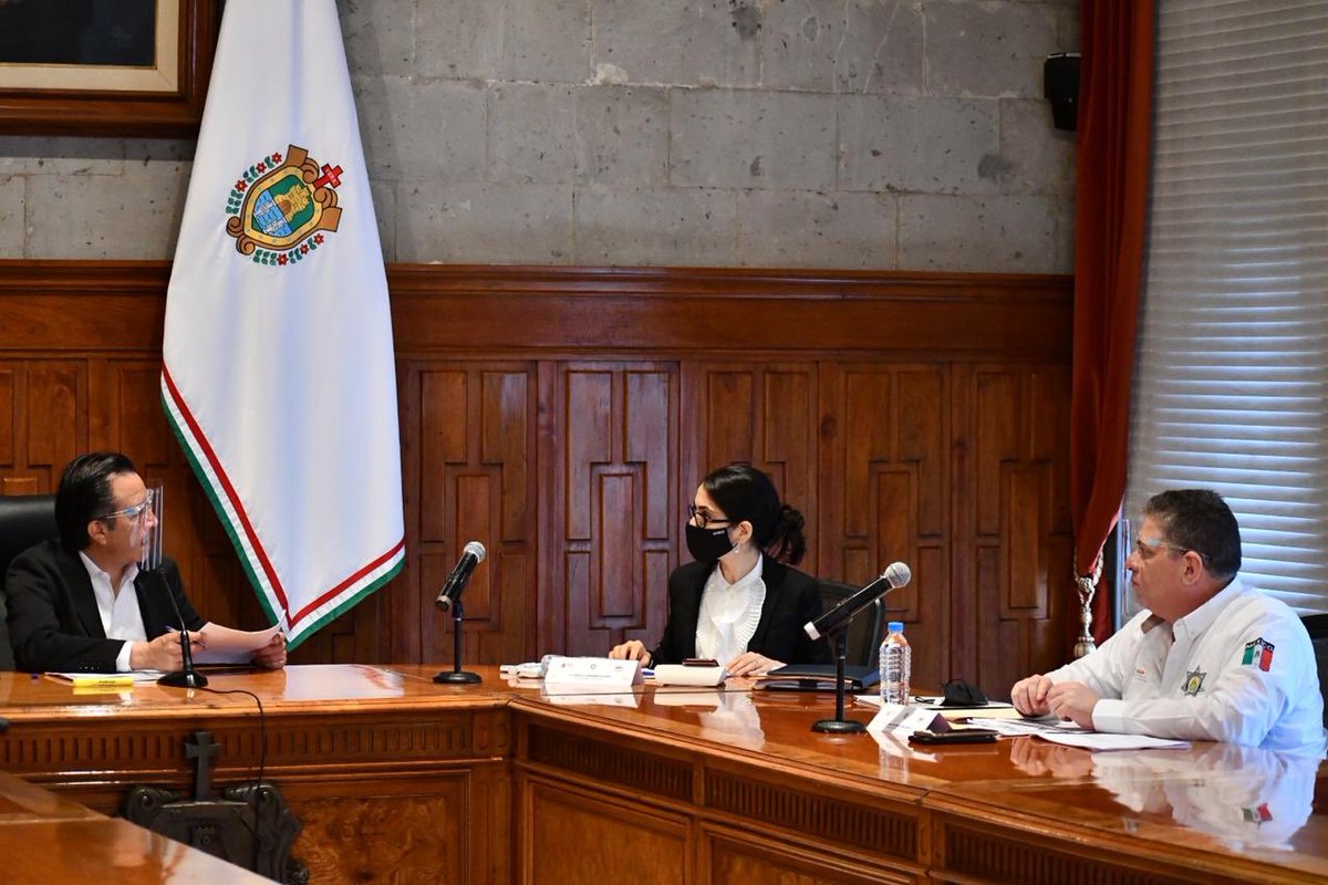 FGE_Veracruz's tweet photo. #ActividadFGE | 📌 Está mañana, integrantes de la Mesa de Coordinación para la Construcción de la Paz refrendaron su compromiso de velar por la seguridad de todos los veracruzanos y condenaron el homicidio del periodista Julio Valdivia. https://t.co/T5TfKZ1KTH