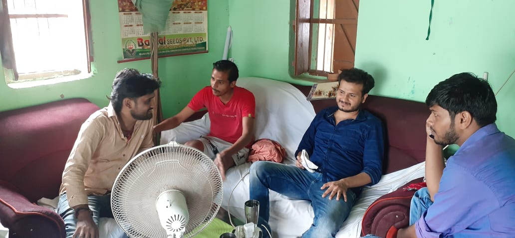 PushkarSinghInd's tweet photo. सोच बेहतर बिहार की
सोच हर जन के उद्धार की

@UtsangF की एक समीक्षात्मक बैठक की गयी जिसमे कोरोना काल में सरकार की विफलताओं के कारण किस प्रकार आम जनता,छात्रों एवं शिक्षकों को समस्याओं का सामना करना पड़ रहा है।अपने क्षेत्र में बाढ़ पीड़ितों के बारे में किये गए कार्य की समीक्षा की। 🙏 https://t.co/8sis1bqDdO